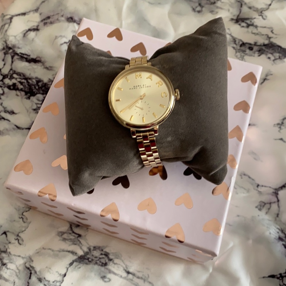 Great Condition Marc Jacobs Gold Watch